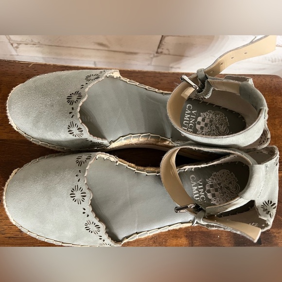 Vince Camuto Breshan Espadrilles in Mint.  Size 6 - Picture 3 of 11